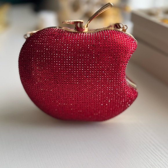 Apple Shaped Bag with Sparkles
Exclusive red apple-shaped bag, - Picture 4 of 7